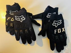 Prodám dětské rukavice FOX (velikost YM 2 sady)