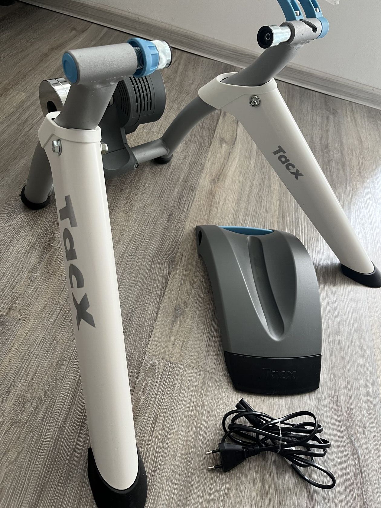 底値】未使用新品！！tacx flow smart 自転車 その他 円高還元