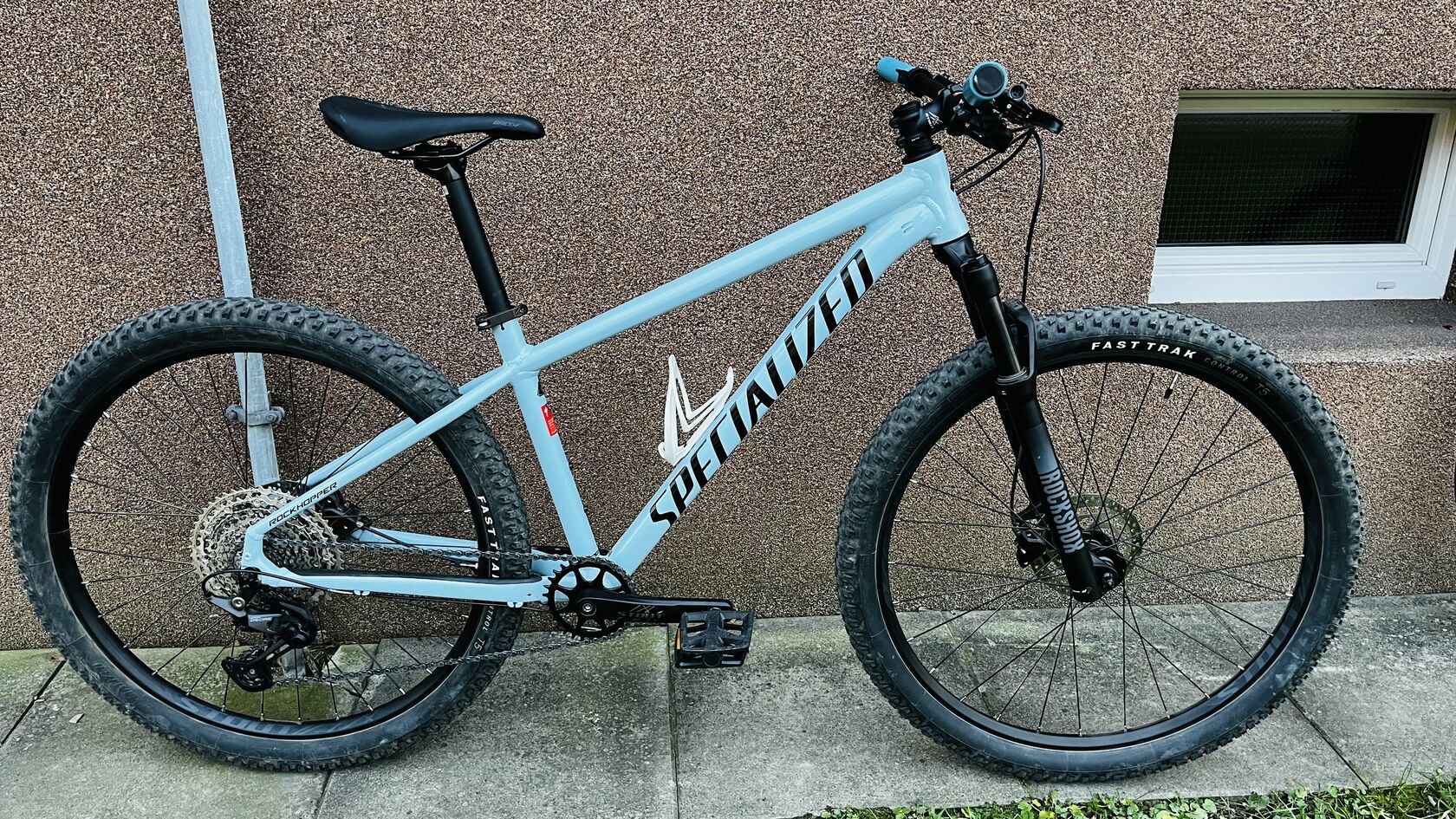 Specialized ROCKHOPPER ELITE 27.5 vel. M za 20 000 K Cyklobazar.cz