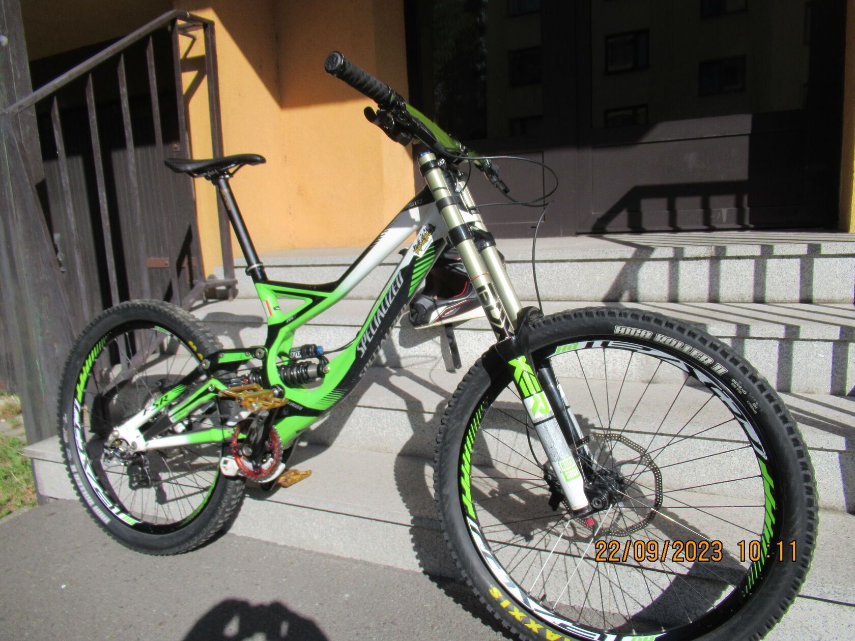 Specialized demo 8 cena hot sale