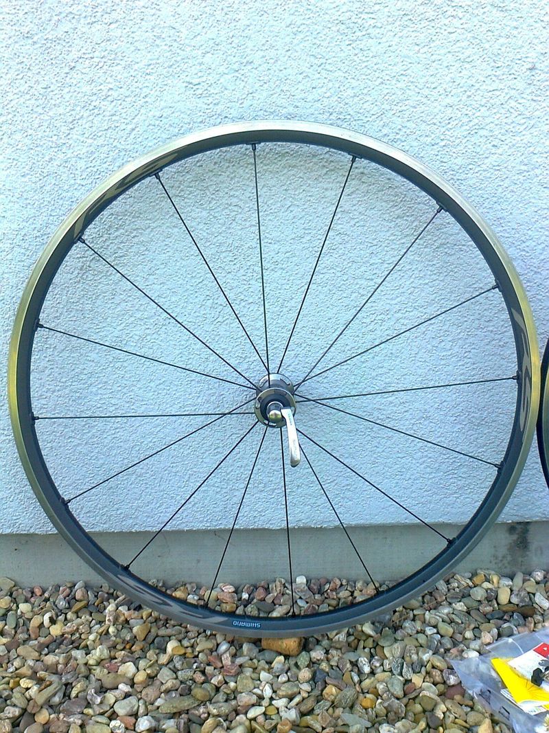 Shimano WH-RS500 (přední)