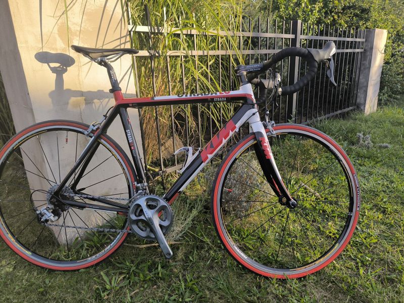 Karbonové silniční kolo KTM STRADA LC Ultegra, vel. 57