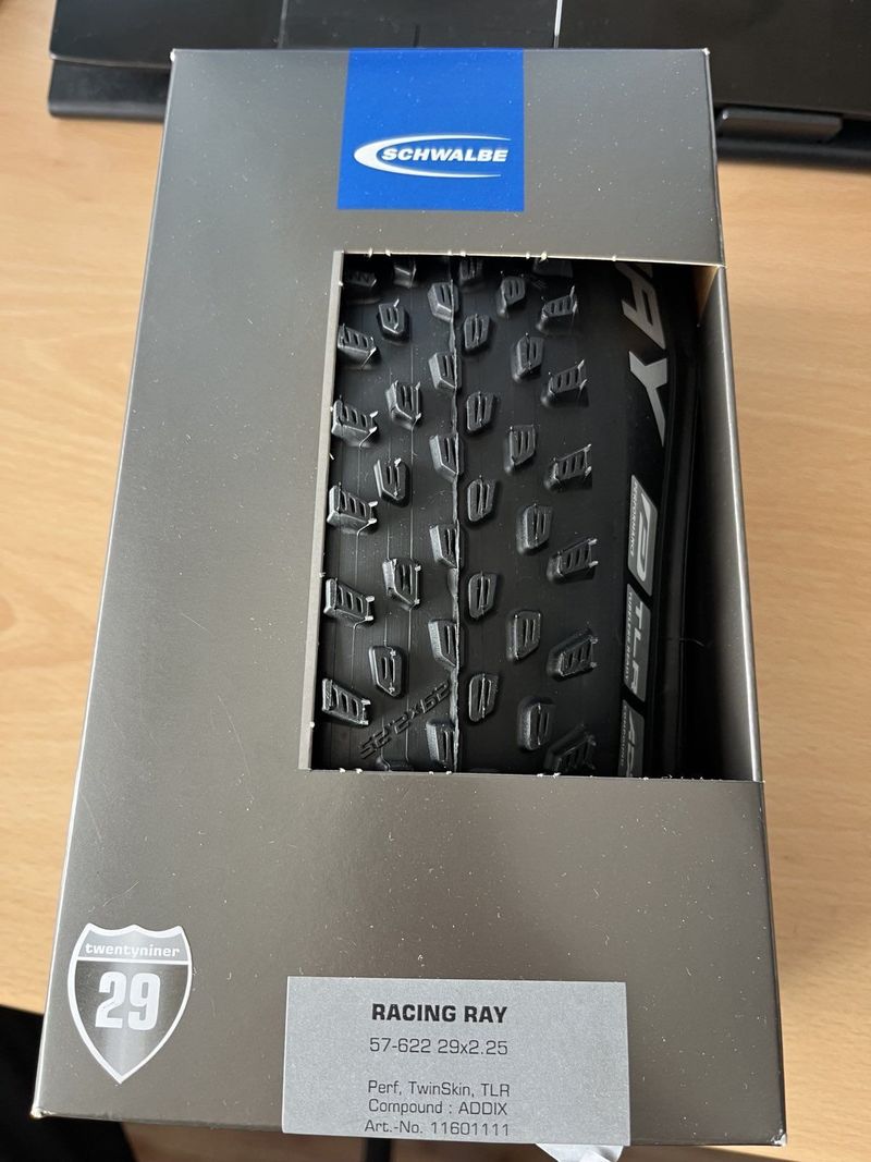 Schwalbe Racing Ray Performance Addix 29x2,25" plášť, kevlar - nový