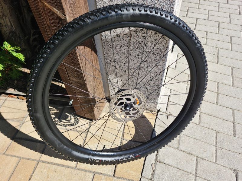 Zapletená kola Bontrager Kovee 29 komplet včetně kazety