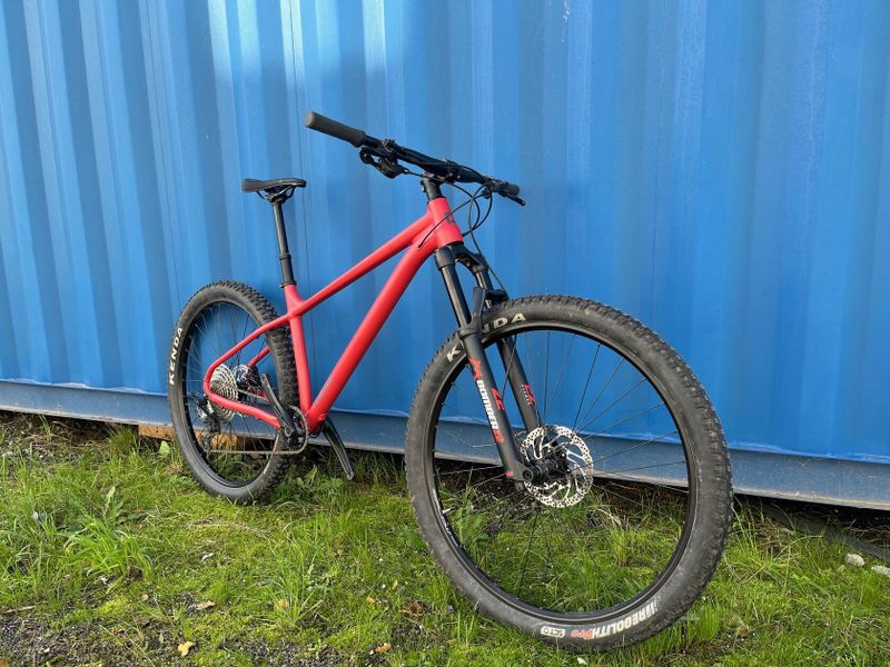 Trail hardtail Pells Root vel. L