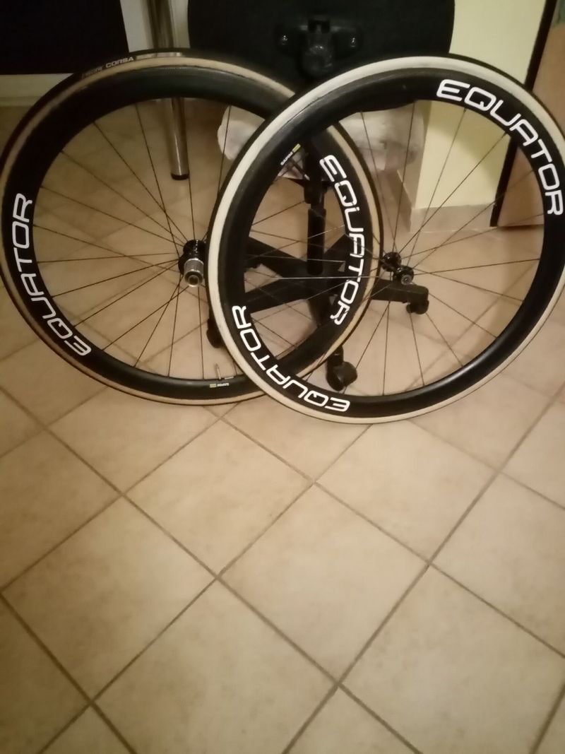 3x Karbon silniční kola klasická, ořech Shimano, rychloupínáky