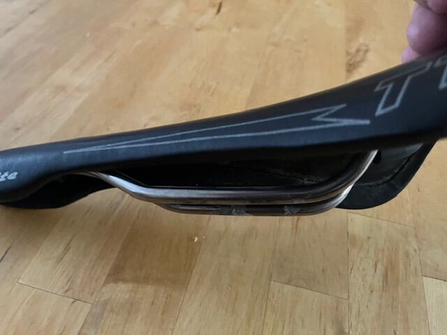 sedlo Selle Italia FLITE TT 165gr. titan ližiny, zachovalé