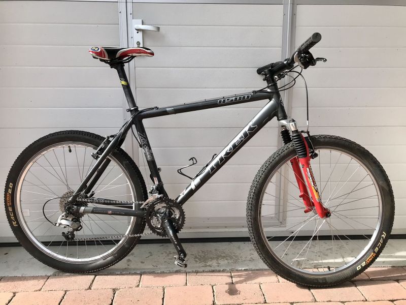 Trek 8500