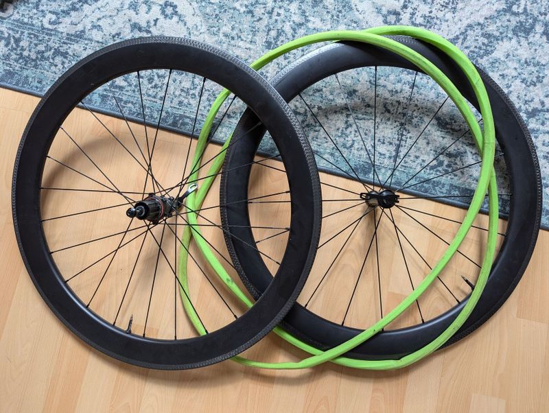 ProX R98 carbon 700C road Clincher (čelisťové brzdy)