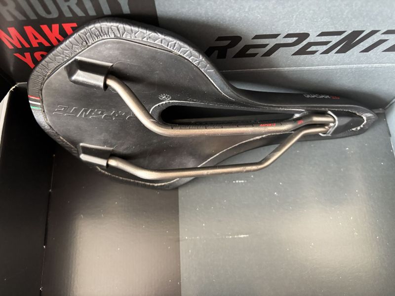 6 Silniční / MTB sedlo Selle Repente Quasar - 170g