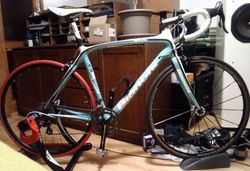 Bianchi Infinito, Campa 2x11, 2 sady zapl. kol, vel.L