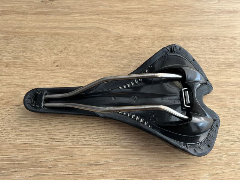 Fizik Vitesse HP Kium