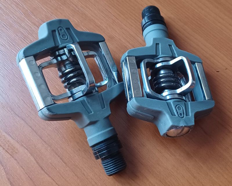 Crankbrothers candy c šedé