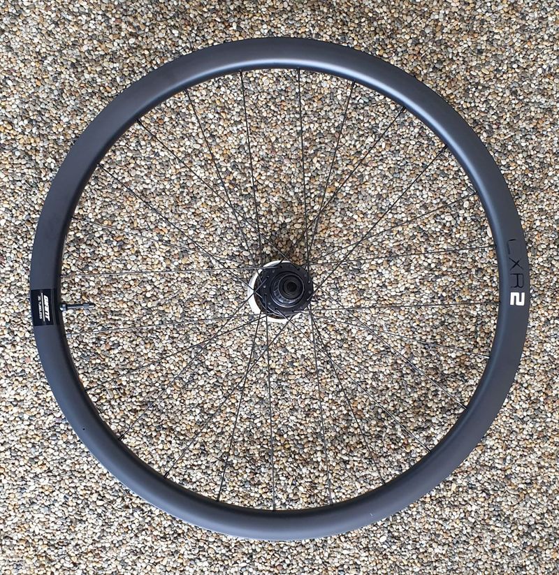 GIANT CXR-2 Carbon Disc Hookless – odolná karbonová disková kola pro gravel biky - NOVÁ