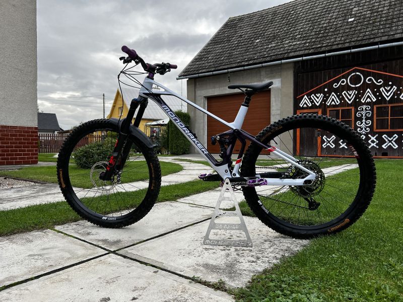 Mondraker Superfoxy Carbon R