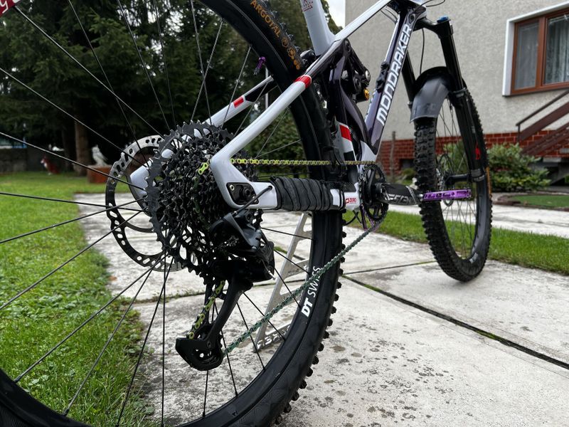 Mondraker Superfoxy Carbon R