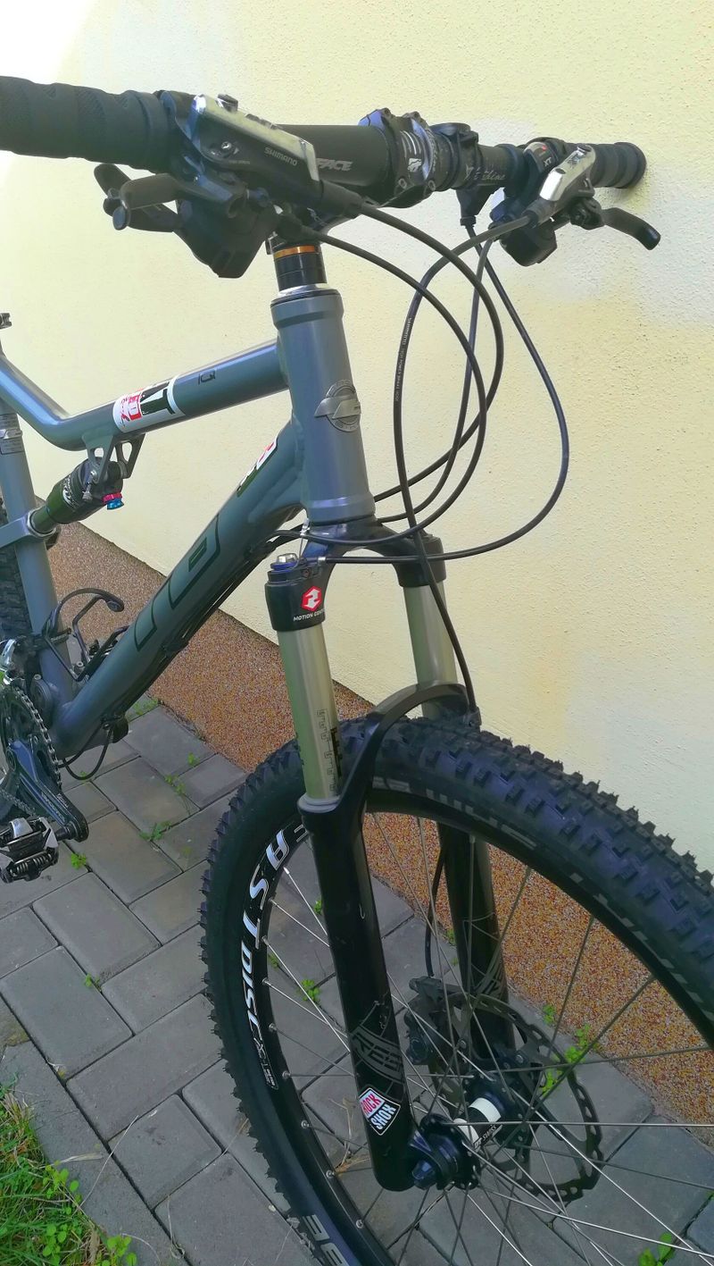 Prodám celoodpružené kolo Race Bike 26" vel. XL - zakázkový model 