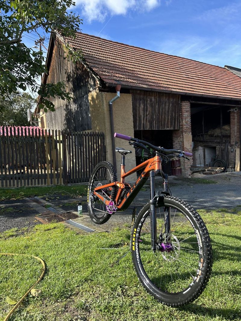 Trek Slash 8, vel L, CUSTOM