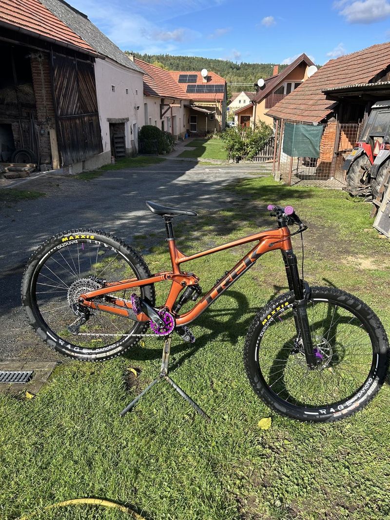 Trek Slash 8, vel L, CUSTOM