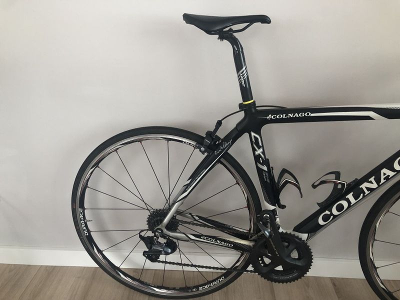 Karbonové silniční kolo Colnago