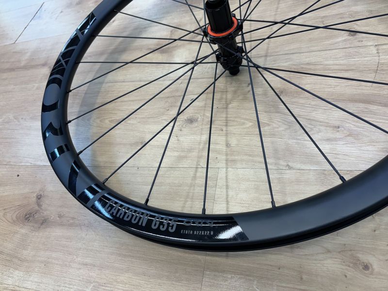 ZAPLETENÁ KARBONOVÁ KOTOUČOVÁ PLÁŠŤOVÁ KOLA ELITEWHEELS - ORIN 35 - NOVÁ