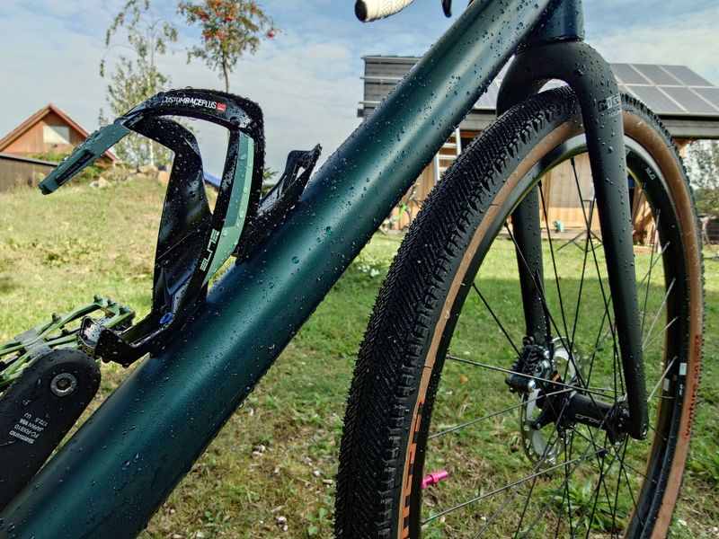 Prodám XL gravel v custom barvě na sadě GRX812