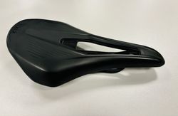 Sedlo Fizik Vento Argo R5, šíře 140mm