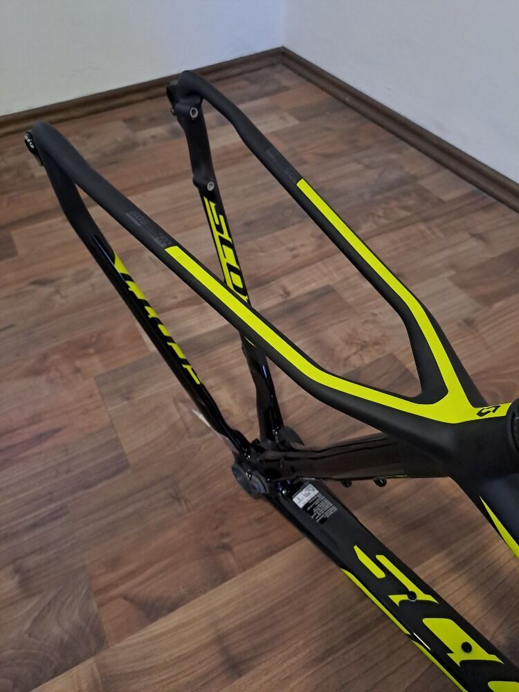 Nové karbonové rámy SCOTT SCALE 900 RC / 29er / tepered / velikosti M a XL / i oranžové provedení