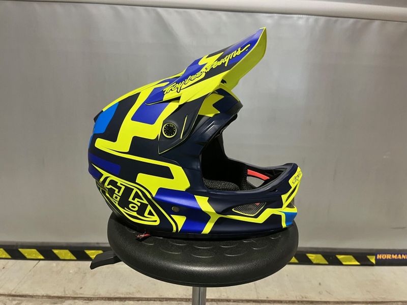 Troy Lee Designs D3 