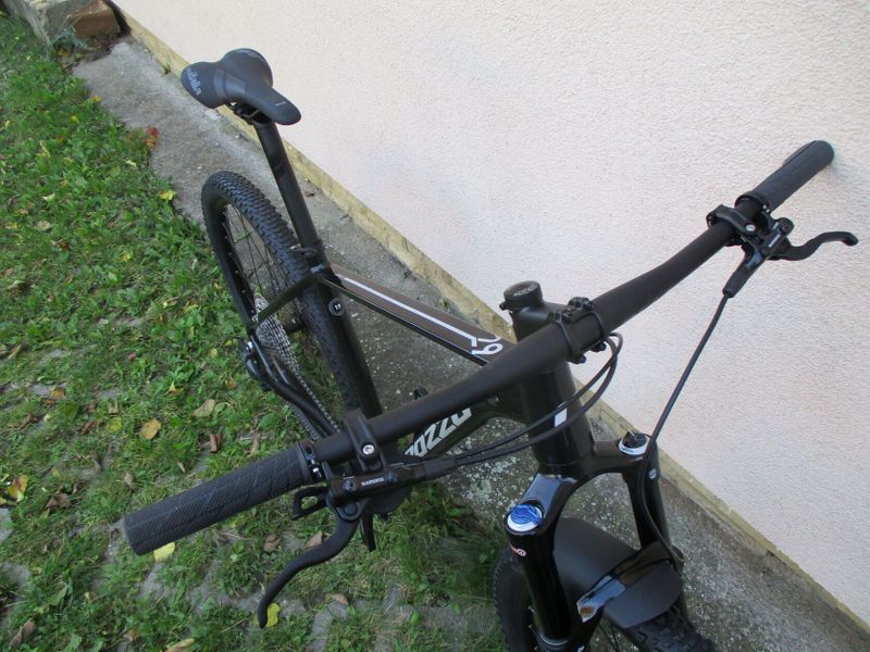 Nové 29" kolo ROZZO BOOST, vzduchová vidlice Suntour Raidon 34, osazení Shimano Deore1x12, pevné osy