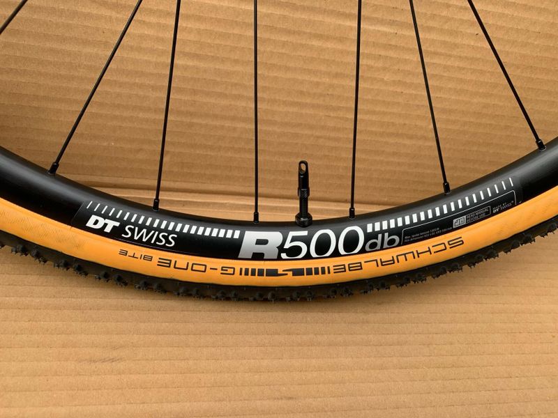 Gravel kola DT SWISS Disc, NOVATEC 411+412 SP + pláště SCHWALBE G-ONE TLE 40-622