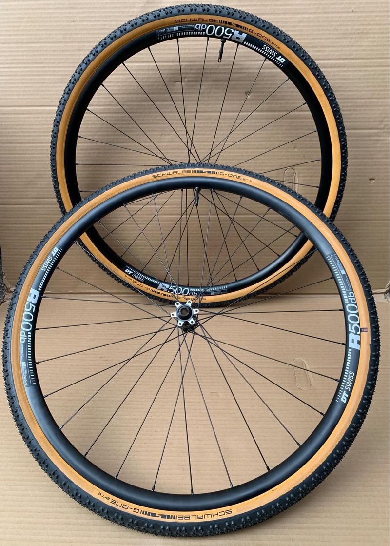 Gravel kola DT SWISS Disc, NOVATEC 411+412 SP + pláště SCHWALBE G-ONE TLE 40-622