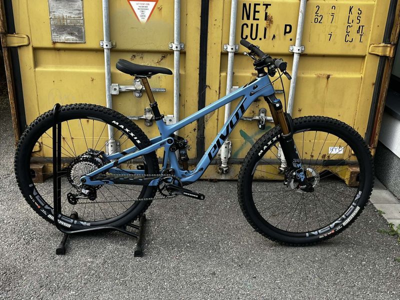 Celoodpružené kolo Pivot Trail 429 PRO XT/XTR - Pacific Blue, vel. S