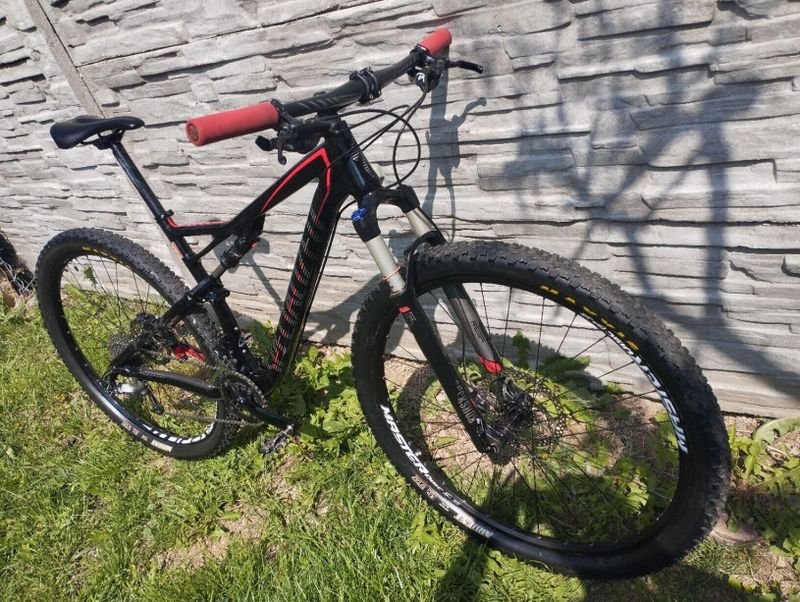 Specialized Epic celoodpružené kolo v dobrém stavu