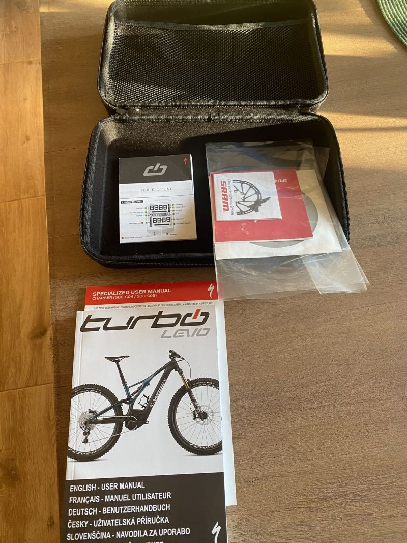 Specialized Turbo Levo Comp, vel. L , 700Wh, v super stavu