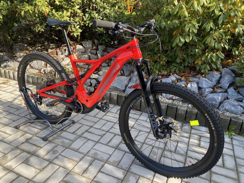 Specialized Turbo Levo Comp, vel. L , 700Wh, v super stavu