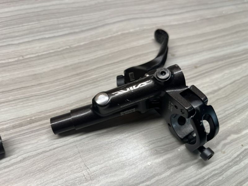 brzdové páky Shimano SAINT BL-M820 