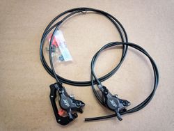 Brzdové třmeny Shimano XT BR-M8100, polymer