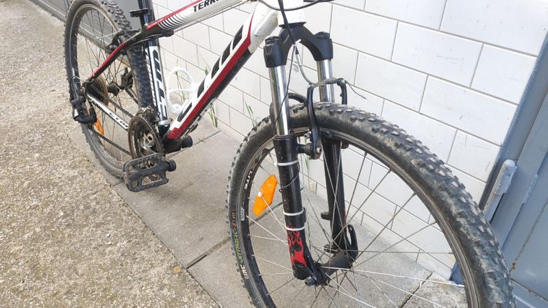 Specialized Hardrock Sport S 26" + CTM Terrano I S 26"