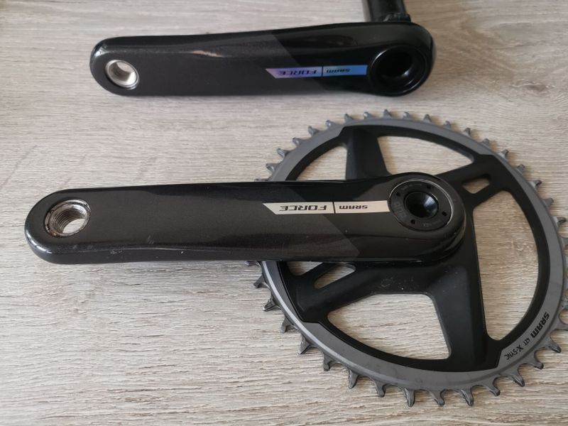 Kliky s převodníkem Sram Force D2 165 mm DUB wide 42z. 