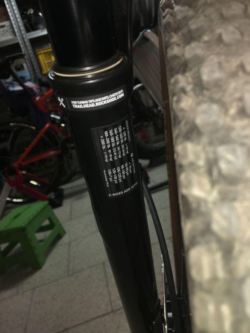 prodám vidlice Rock Shox Reba RL 100mm, 15x100mm