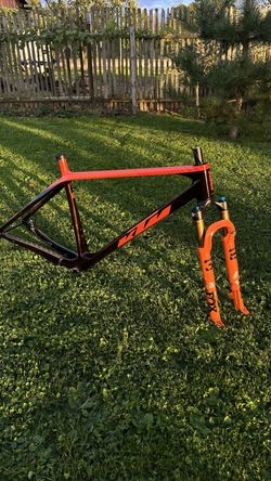 KTM Myroon Exonic 2024 vel.XL