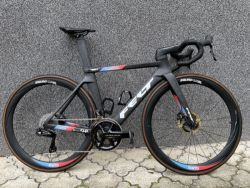 Felt Dura-Ace Di2 wattmetr