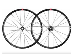 NOVÁ Zapletená kola silniční Fulcrum Racing 600 Disc centerlock př. 12x100mm, zd. 12x142mm HG