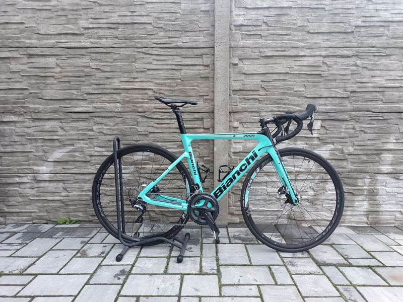 Bianchi Aria disc Ultegra < 1000 km