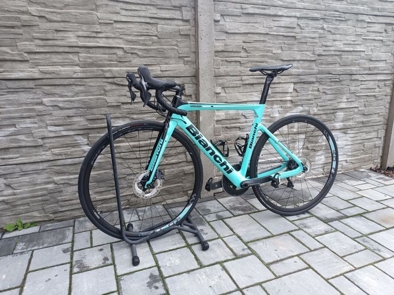 Bianchi Aria disc Ultegra < 1000 km