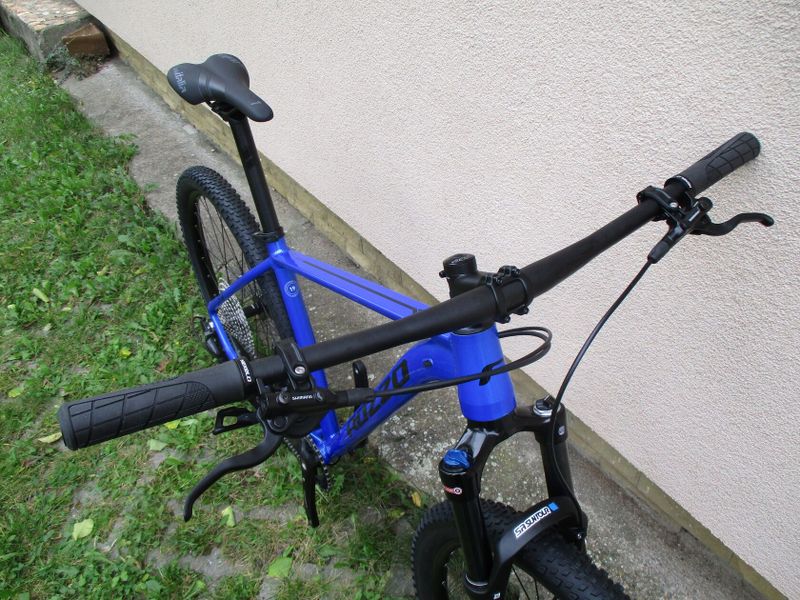 Nové 29" kolo ROZZO BOOST, vzduchová vidlice Suntour XCR, osazení Shimano Deore 1x12, pevné osy