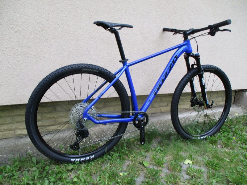 Nové 29" kolo ROZZO BOOST, vzduchová vidlice Suntour XCR, osazení Shimano Deore 1x12, pevné osy