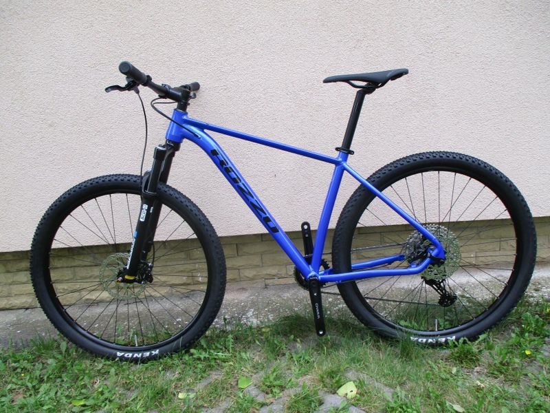 Nové 29" kolo ROZZO BOOST, vzduchová vidlice Suntour XCR, osazení Shimano Deore 1x12, pevné osy