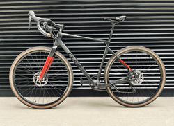 Gravel CUBE Nuroad Pro C:62 Karbon - Shimano GRX800 1x11 - Brzdy GRX - pevna osa - 9,2Kg